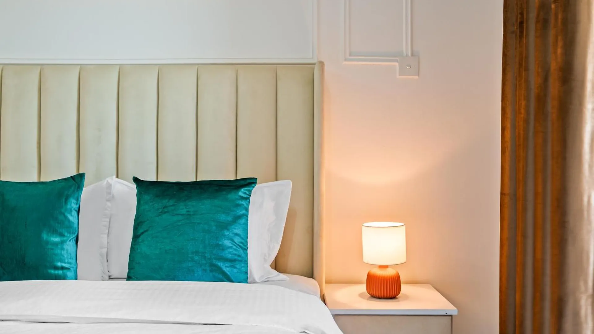 Apartment Chic Studio Near Discovery Gardens Attractions Dubai United Arab Emirates