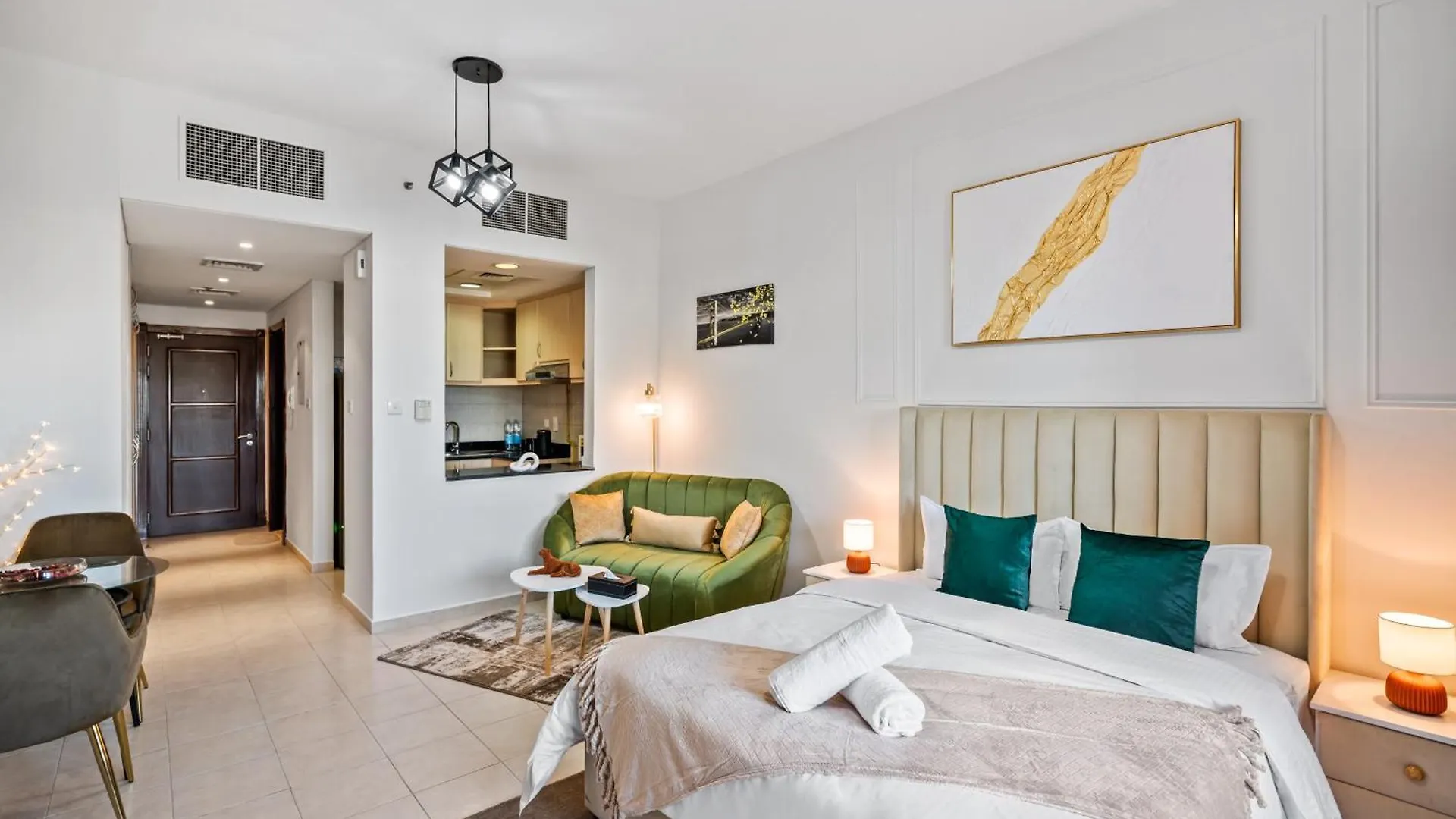 Apartment Chic Studio Near Discovery Gardens Attractions Dubai United Arab Emirates