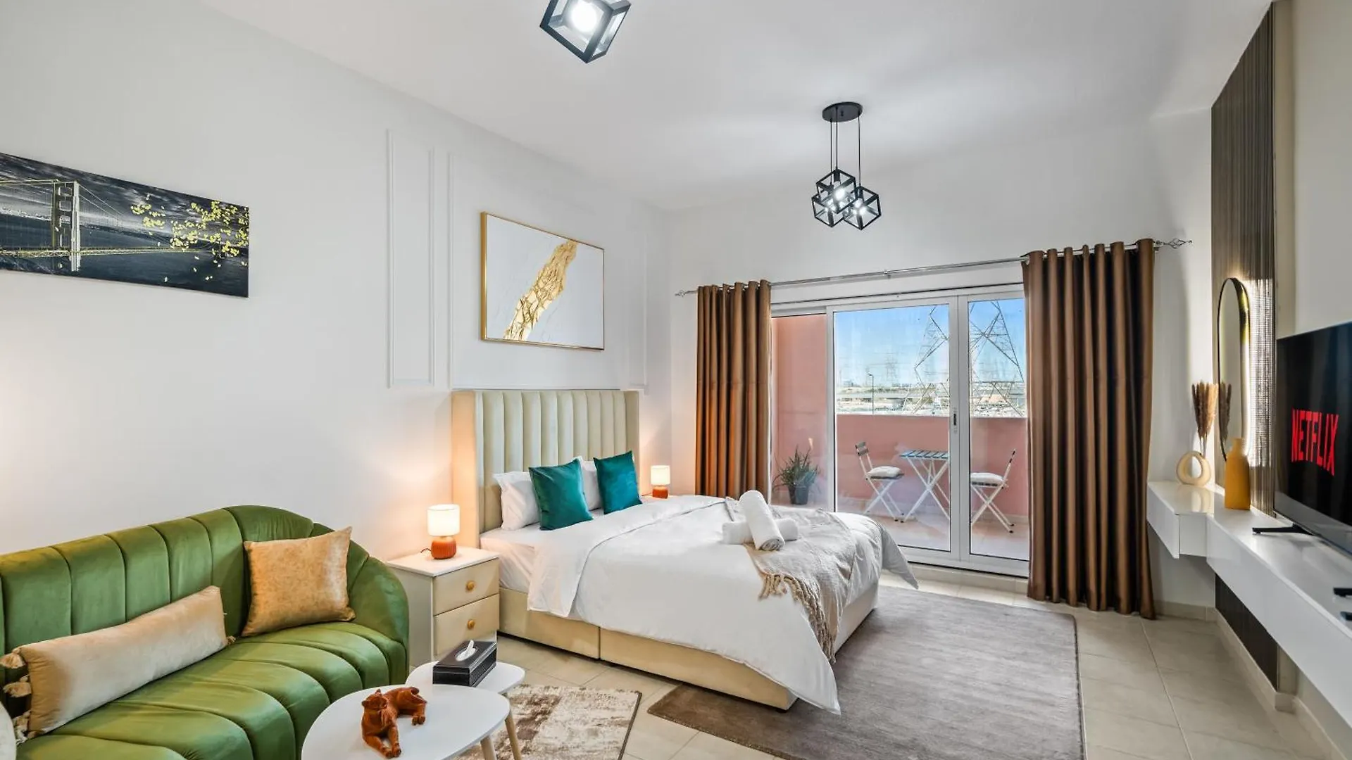 Chic Studio Near Discovery Gardens Attractions Dubai