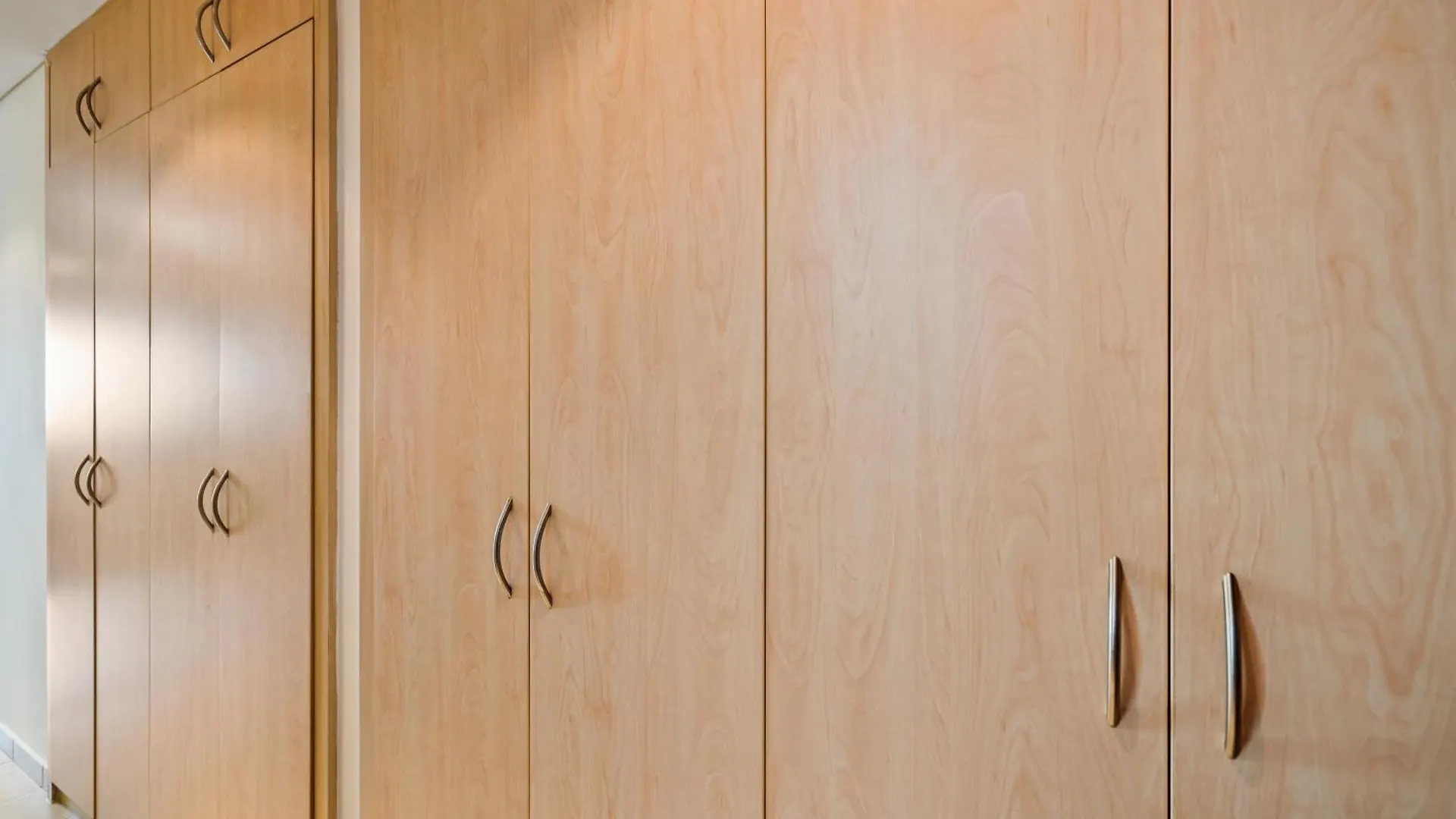 Apartment Chic Studio Near Discovery Gardens Attractions Dubai