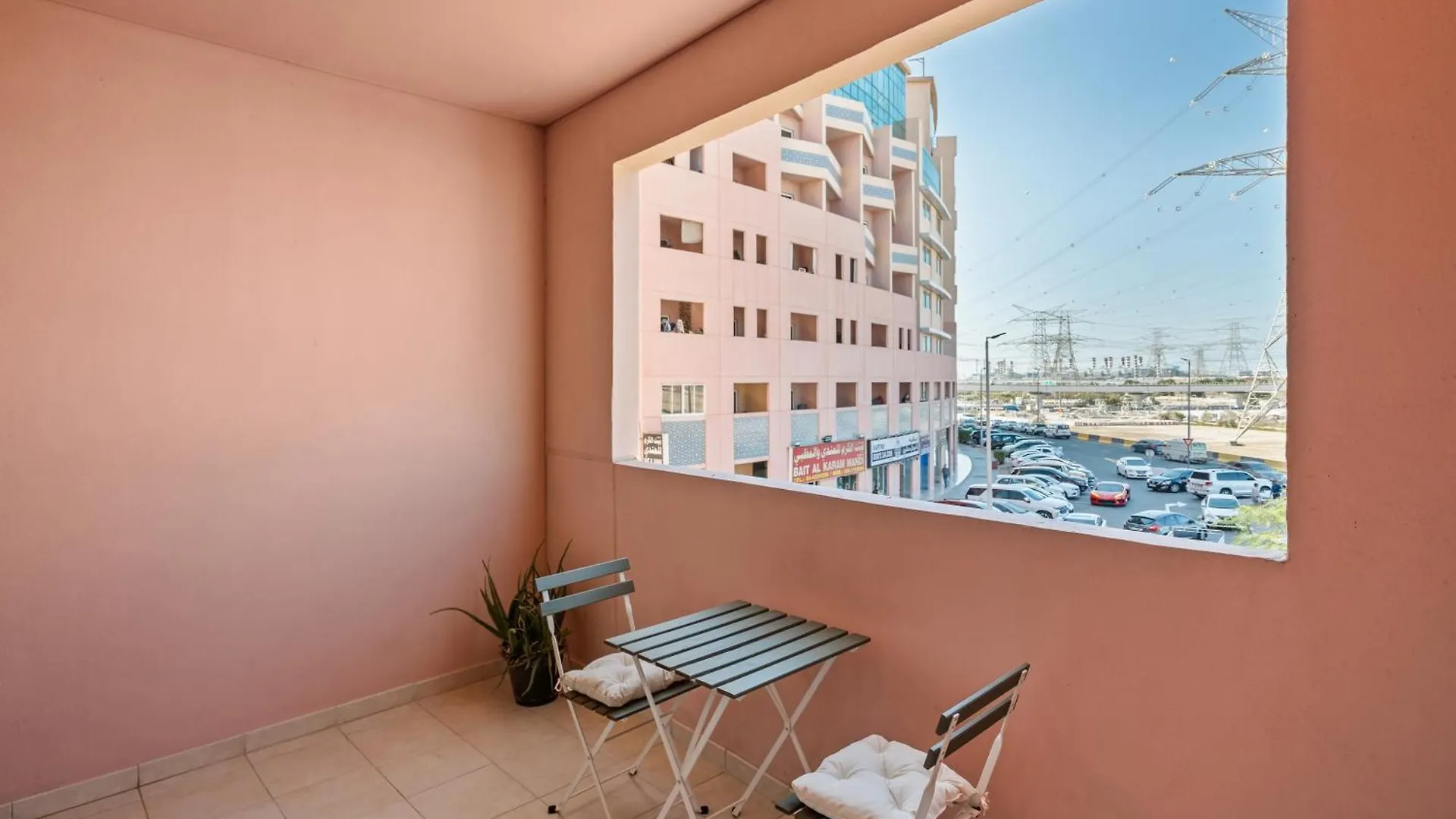 Apartment Chic Studio Near Discovery Gardens Attractions Dubai United Arab Emirates