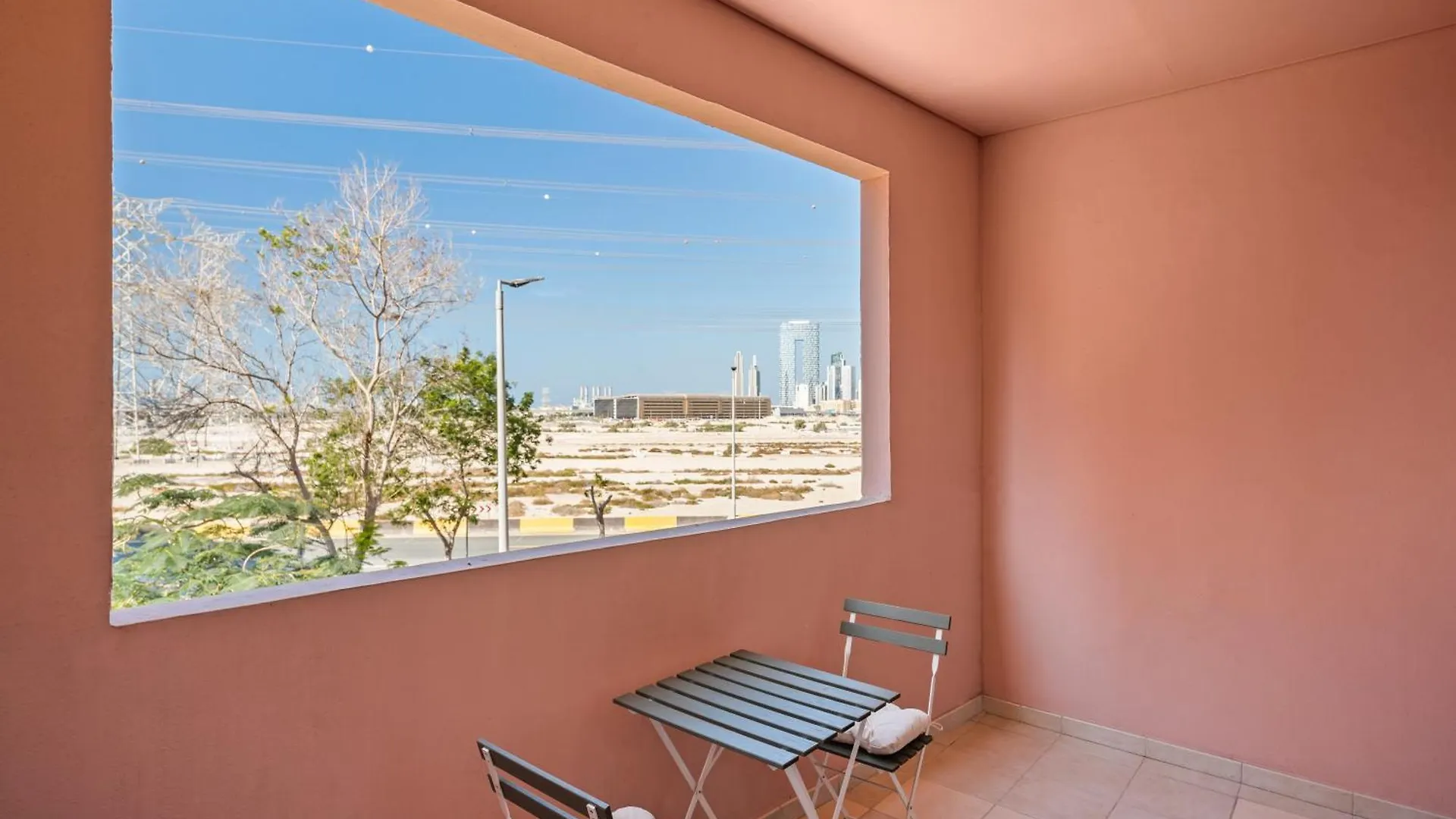 Chic Studio Near Discovery Gardens Attractions Dubai Apartment
