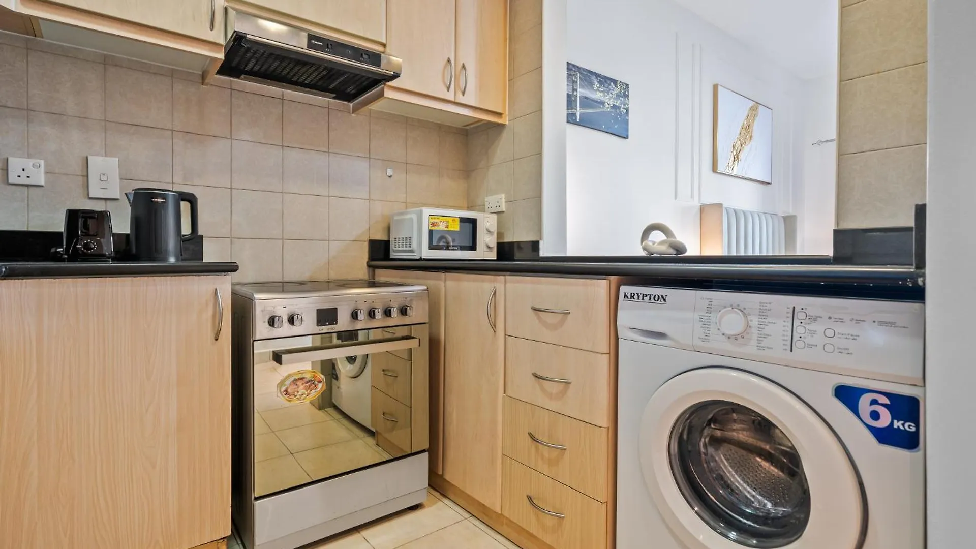 Chic Studio Near Discovery Gardens Attractions Dubai Apartment