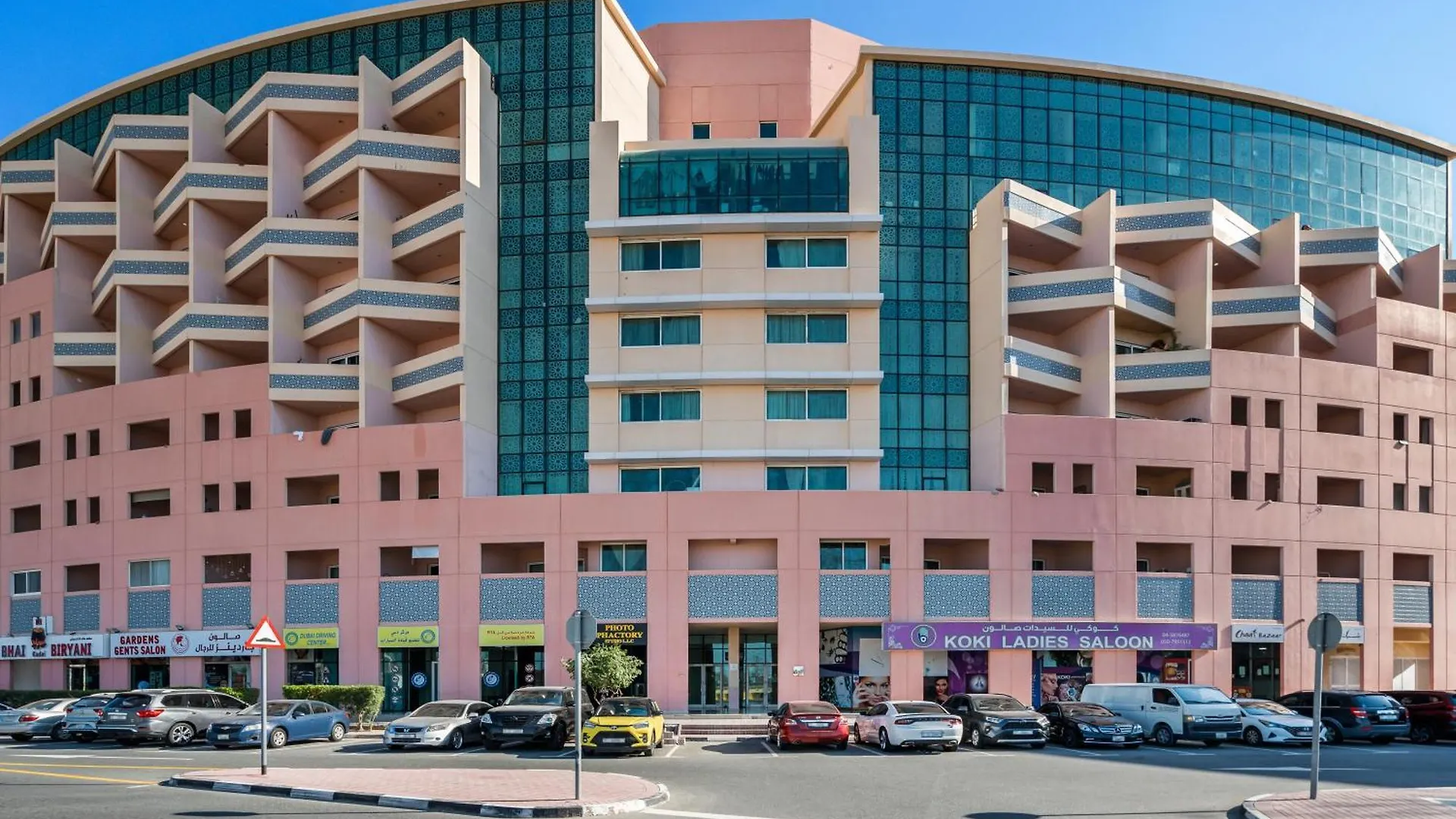 Chic Studio Near Discovery Gardens Attractions Dubai
