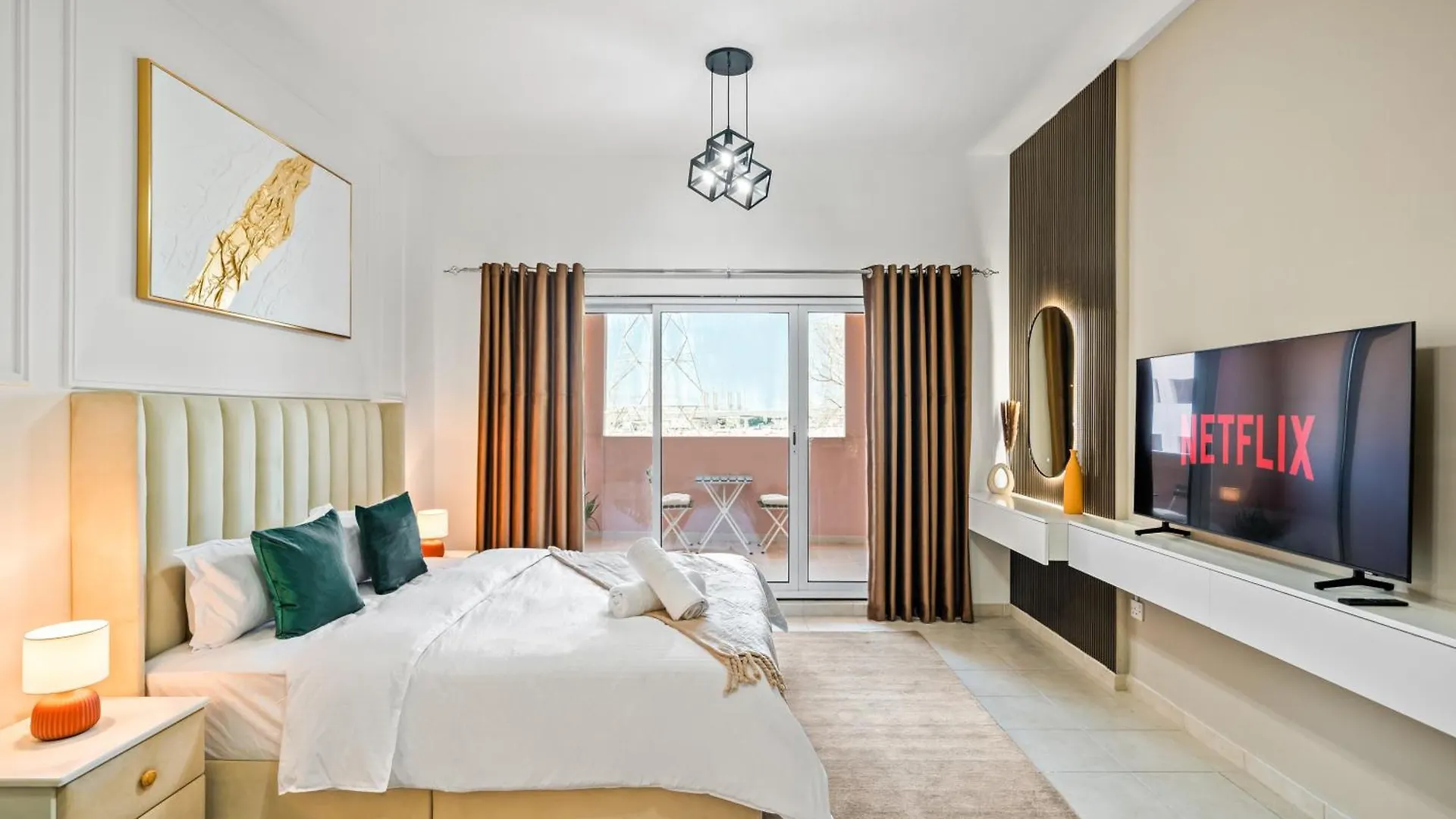 Chic Studio Near Discovery Gardens Attractions Dubai Apartment