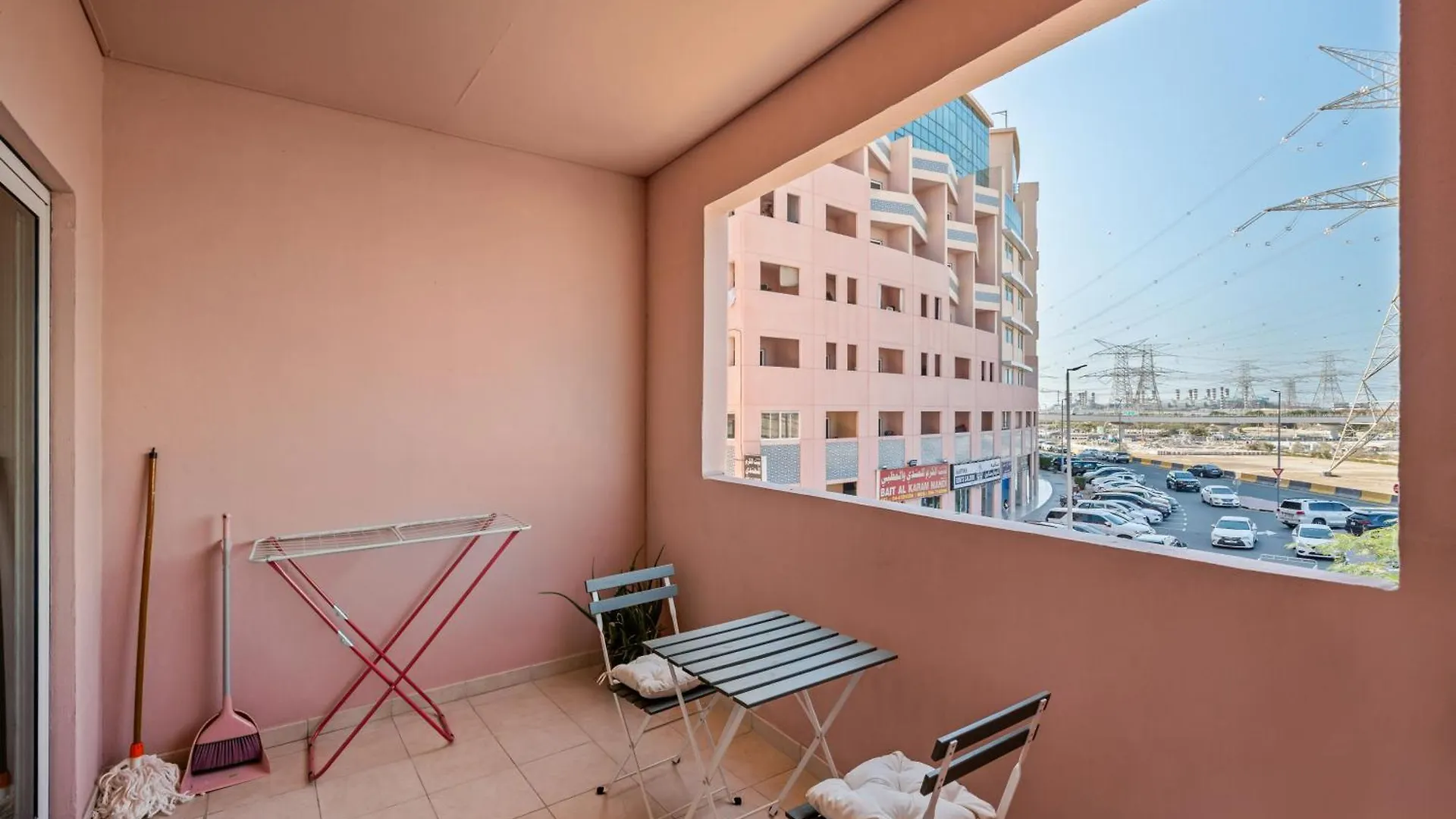 Chic Studio Near Discovery Gardens Attractions Dubai